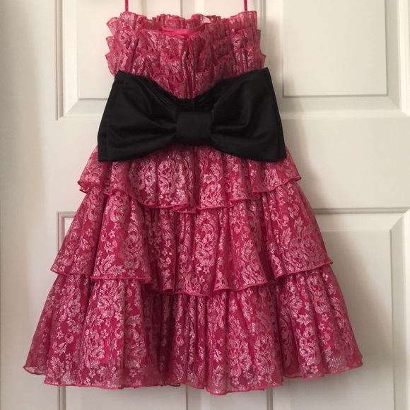 Betsey Johnson Pink & Black Dress worn by Zendaya! - Picture 2 of 7